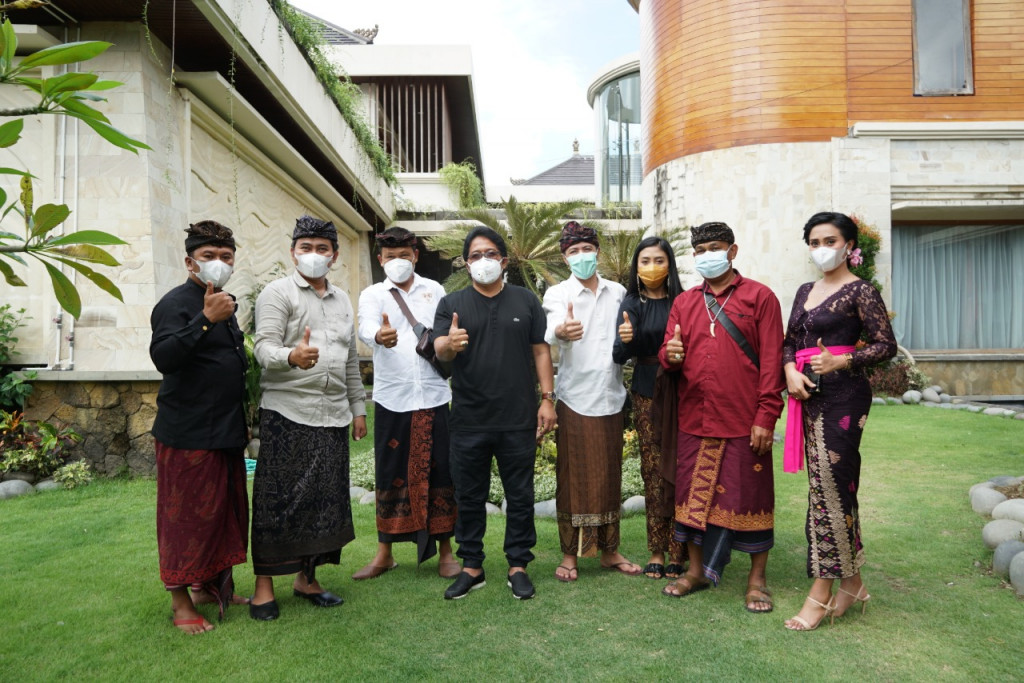 Bupati Giri Prasta Terima Audiensi Yayasan Gases, Apresiasi Anak Muda Produksi Film Dengan Nilai Budaya Lokal